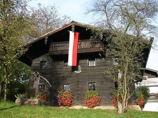 Das Holzhaus geht auf das Jahr 1667 zurück und diente einst als Zollstation.