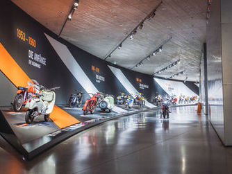 KTM MOTOHALL - Blick in die Ausstellung