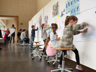 Das LENTOS Kunstmuseum Linz lädt am 5. Mai 2018 Kinder im Alter von 6 bis 13 Jahren zum kreativen Arbeiten ins Donauatelier ein.